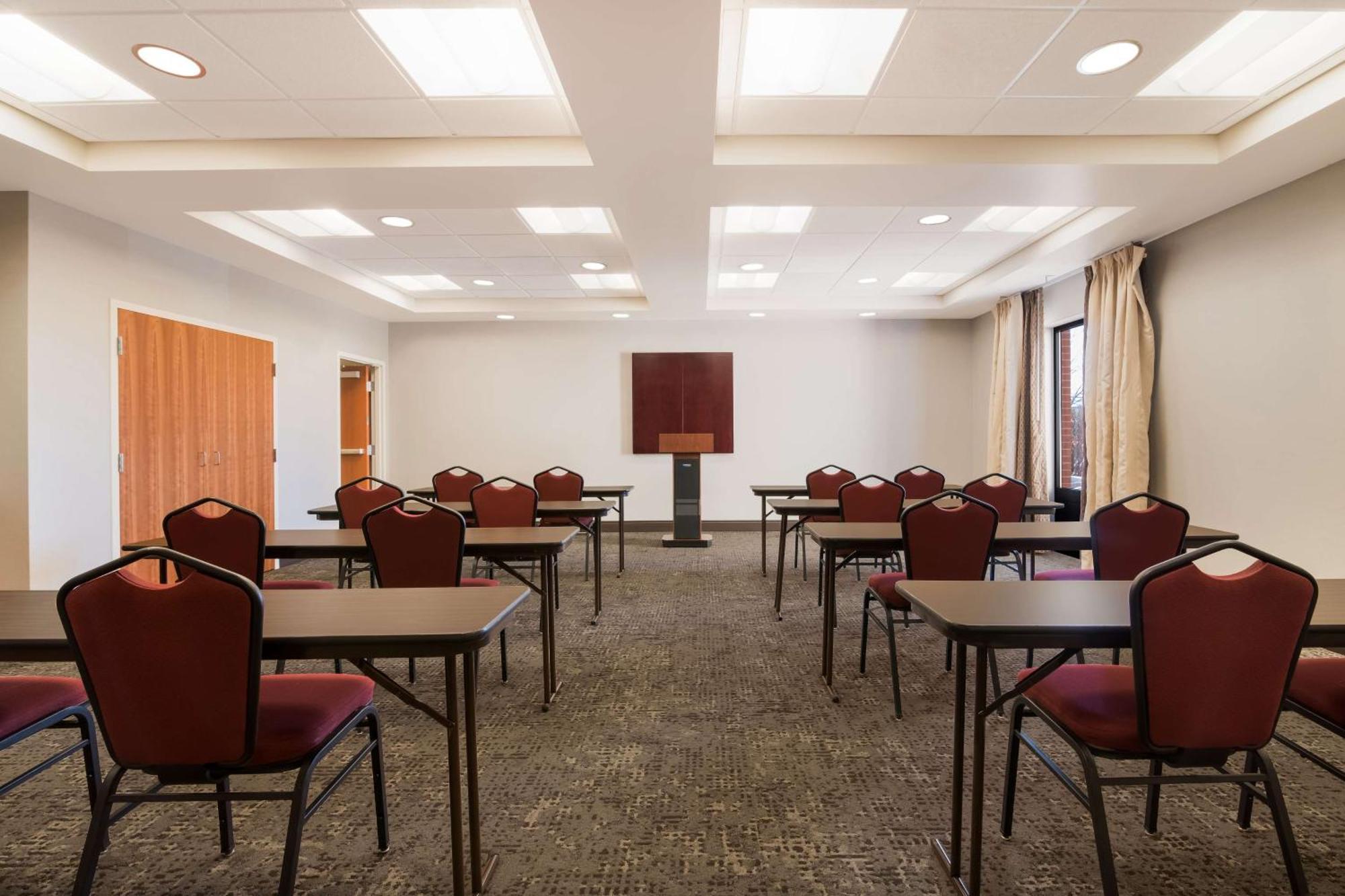 Hampton Inn & Suites Plattsburgh  Kültér fotó