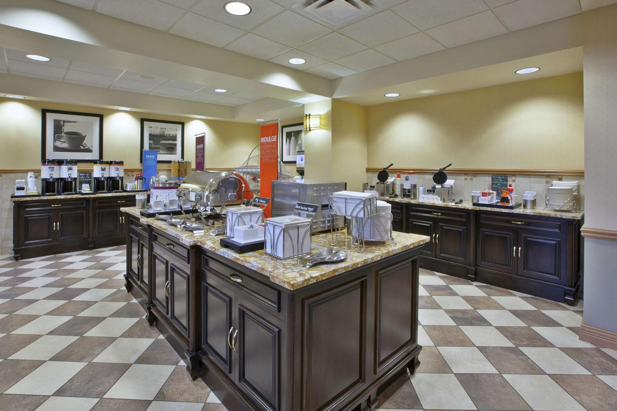 Hampton Inn & Suites Plattsburgh  Kültér fotó