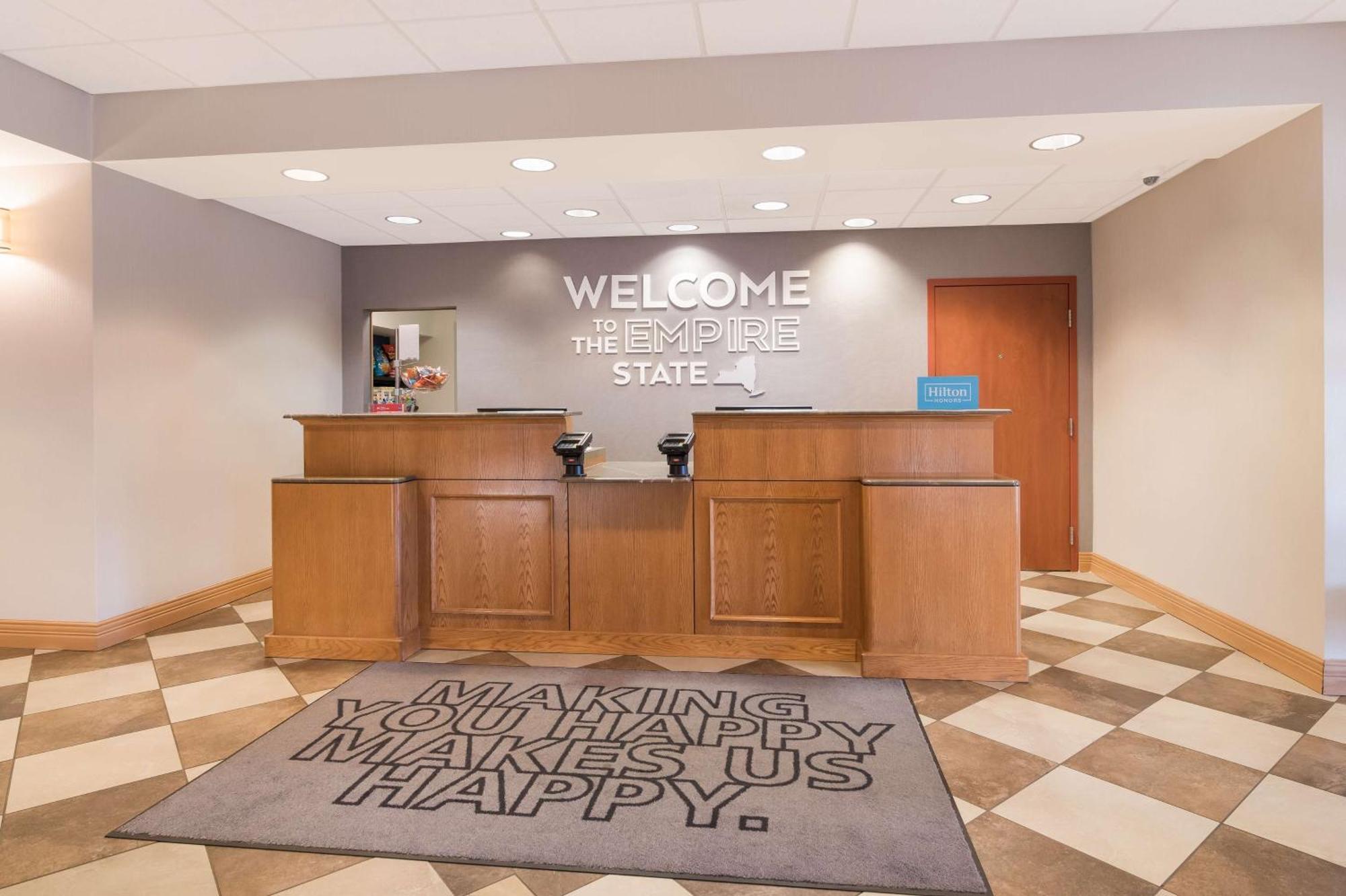 Hampton Inn & Suites Plattsburgh  Kültér fotó